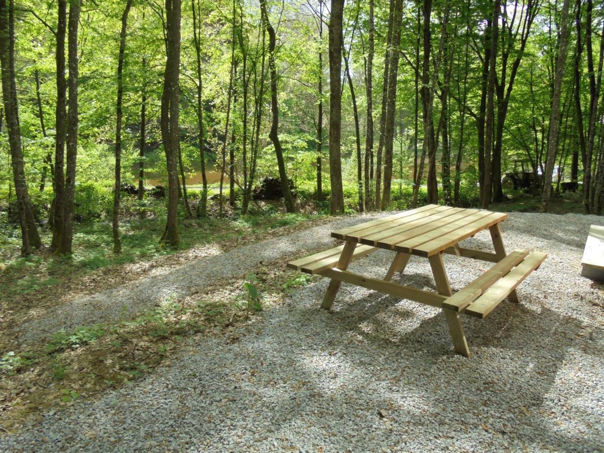Gite Le Sous-Bois Серфонтен Екстериор снимка
